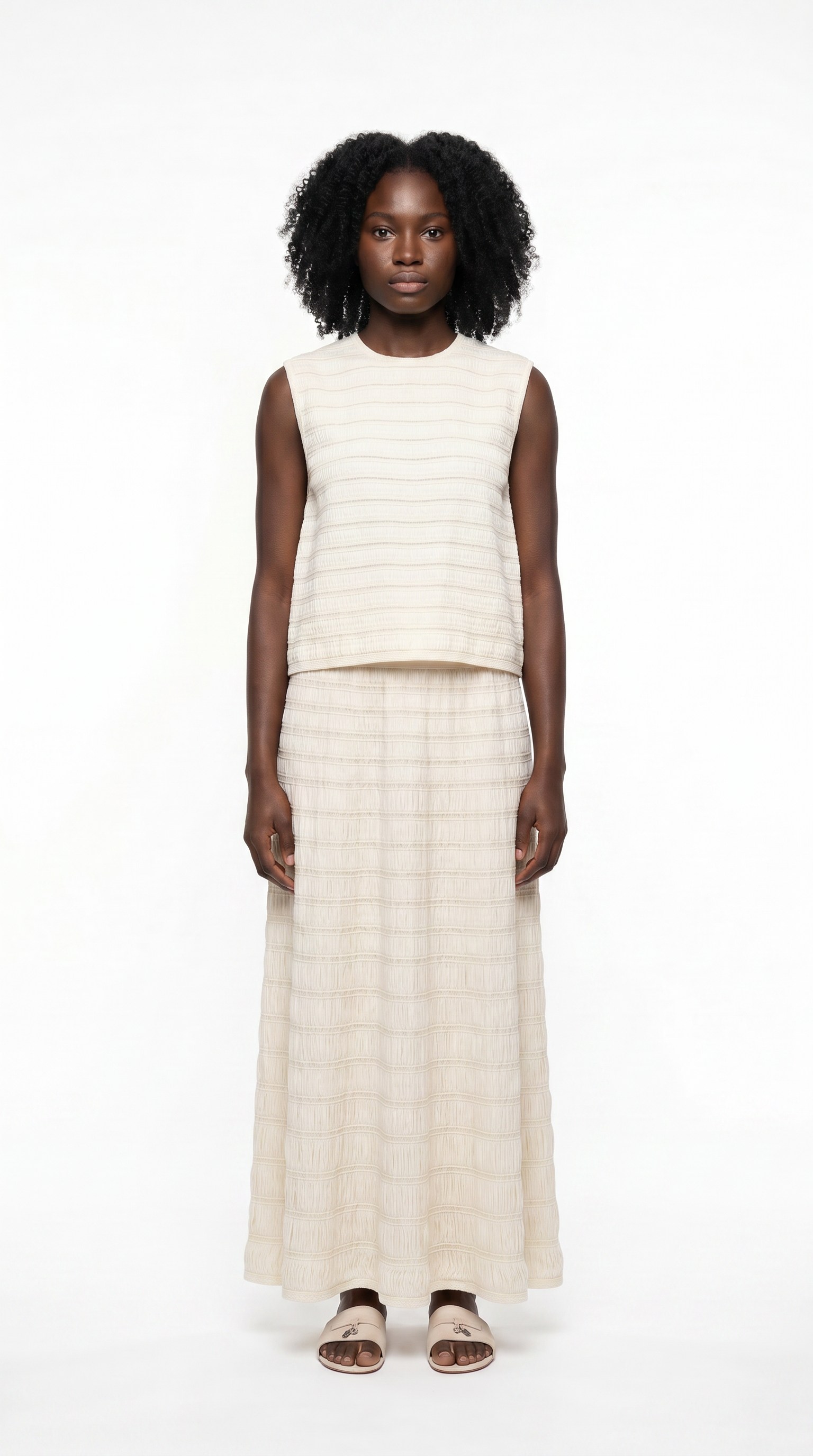 Look final: top e saia comprida em malha creme
